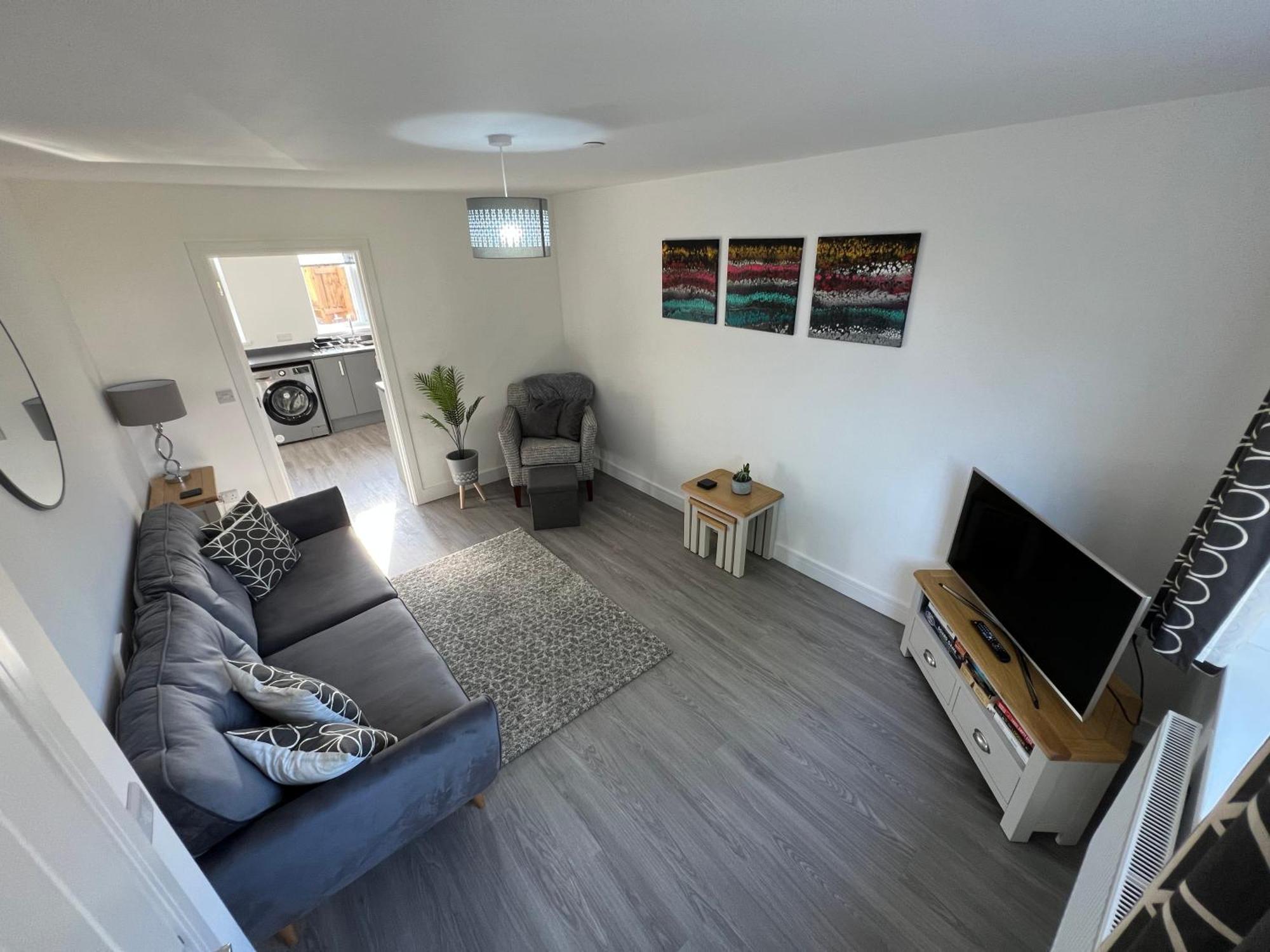 Modern, Two Double Bedroom House With Free Parking Чепстоу Екстер'єр фото