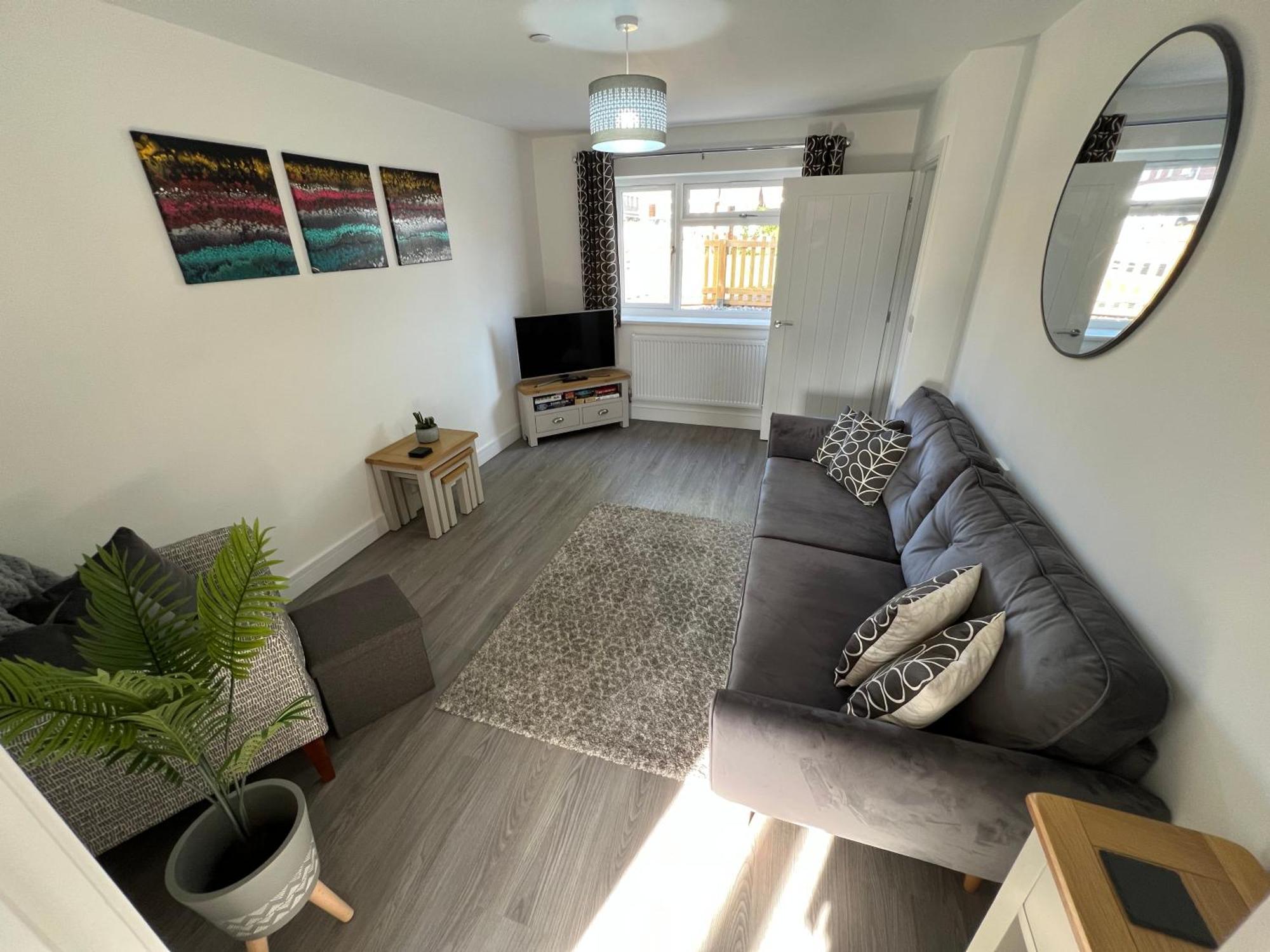 Modern, Two Double Bedroom House With Free Parking Чепстоу Екстер'єр фото