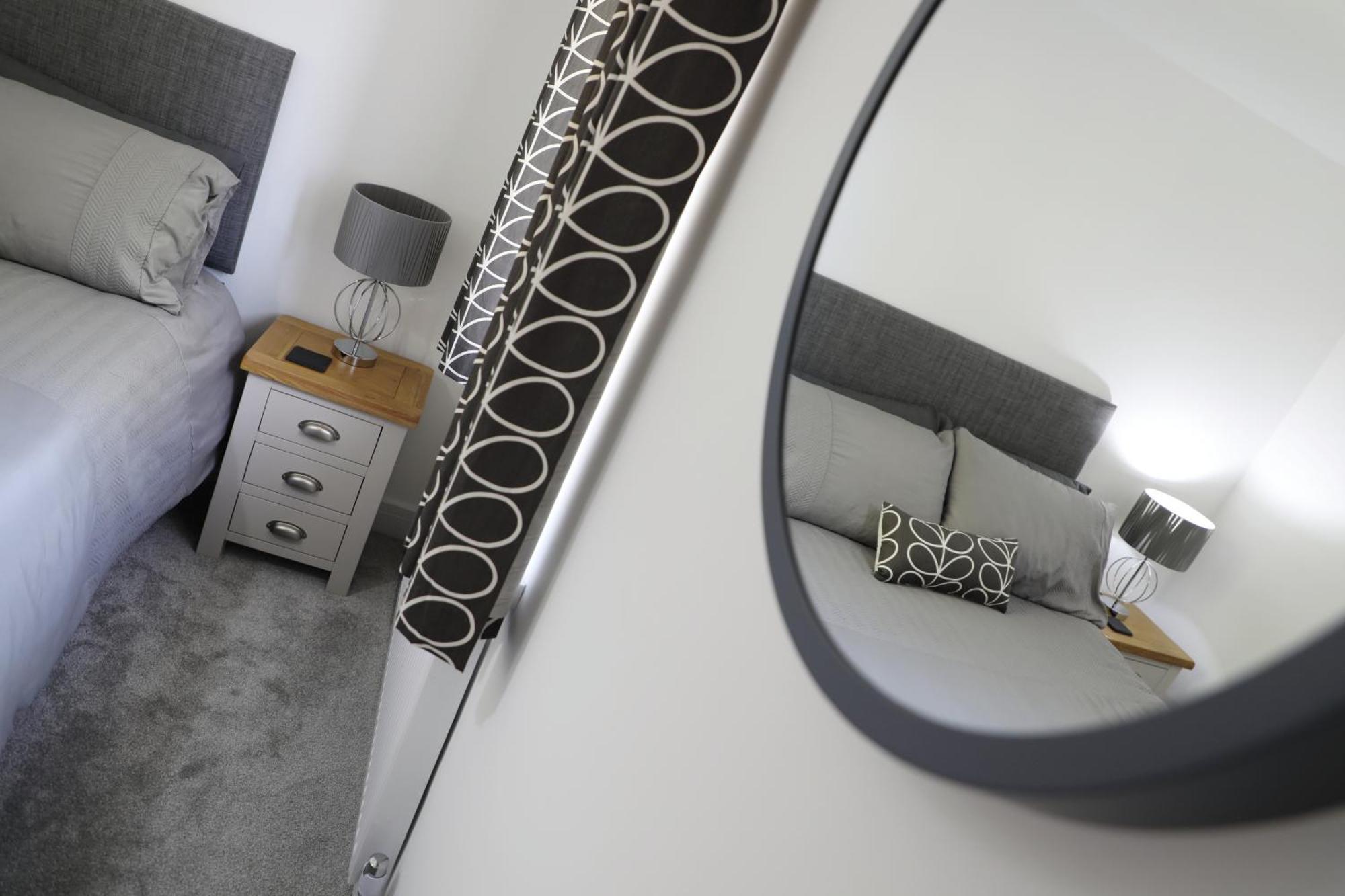 Modern, Two Double Bedroom House With Free Parking Чепстоу Екстер'єр фото