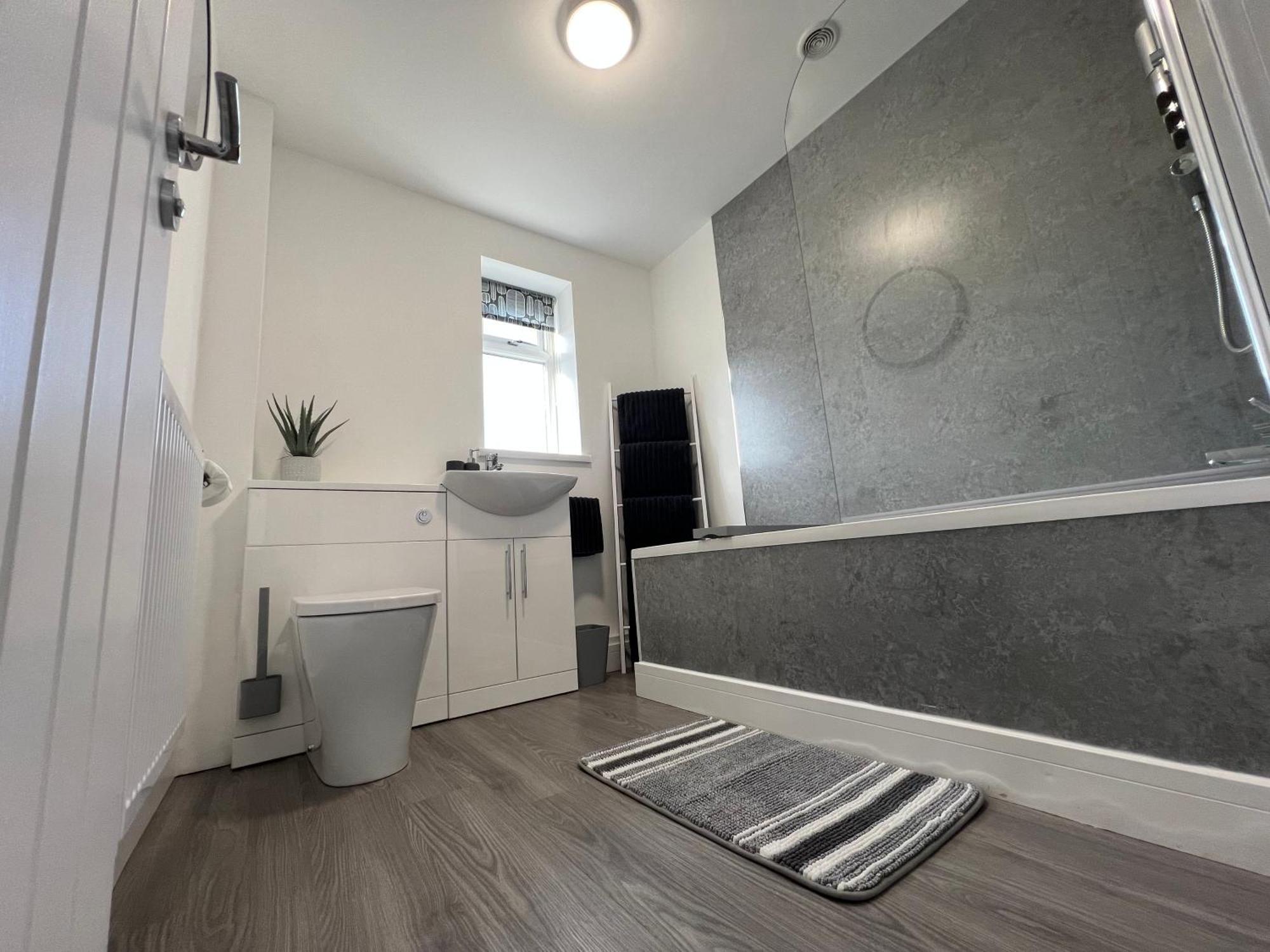 Modern, Two Double Bedroom House With Free Parking Чепстоу Екстер'єр фото
