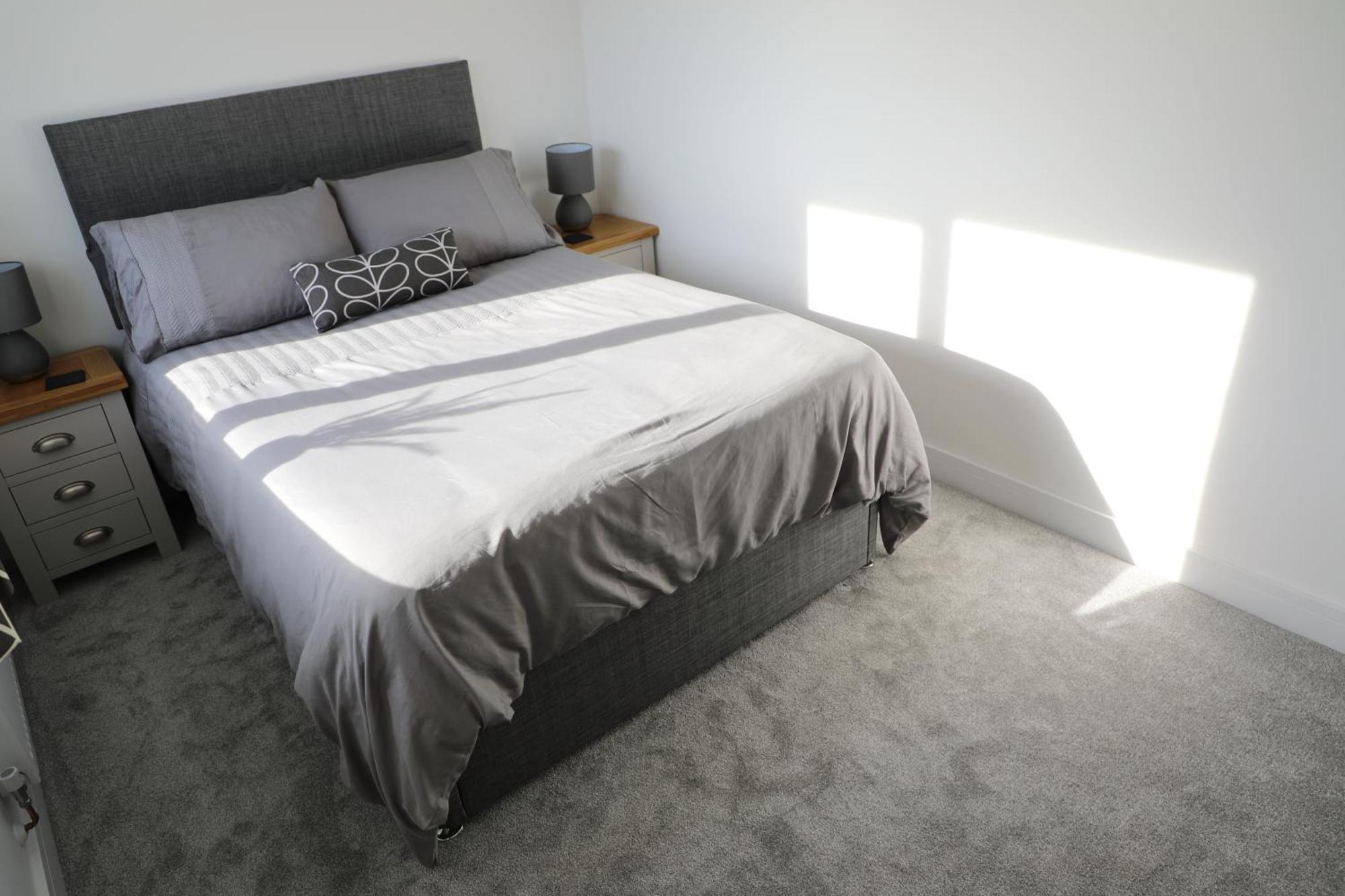 Modern, Two Double Bedroom House With Free Parking Чепстоу Екстер'єр фото
