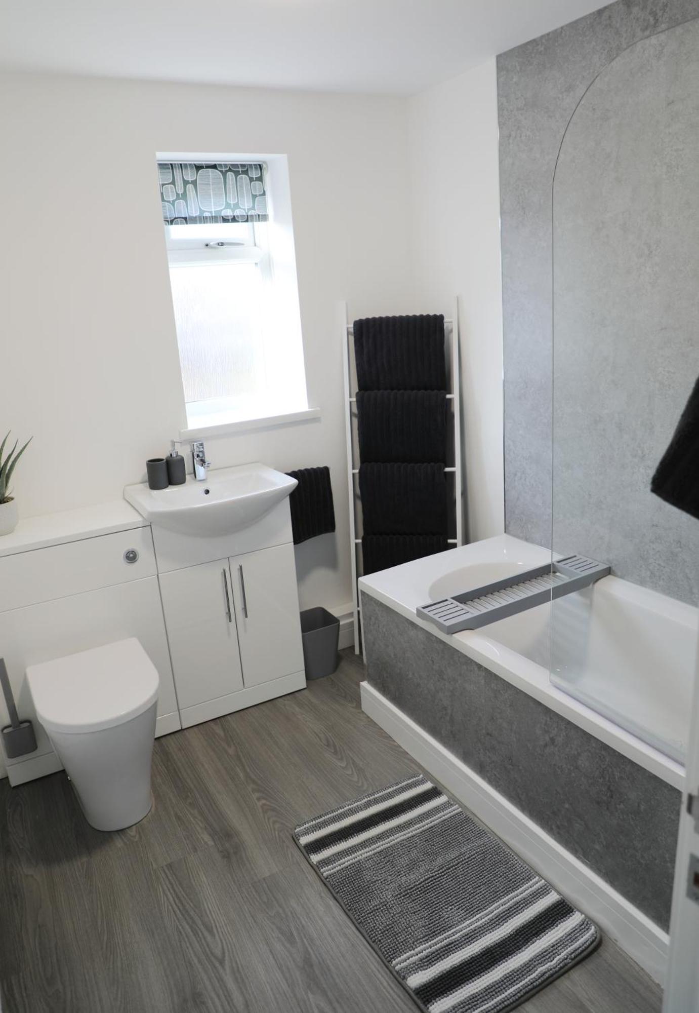 Modern, Two Double Bedroom House With Free Parking Чепстоу Екстер'єр фото