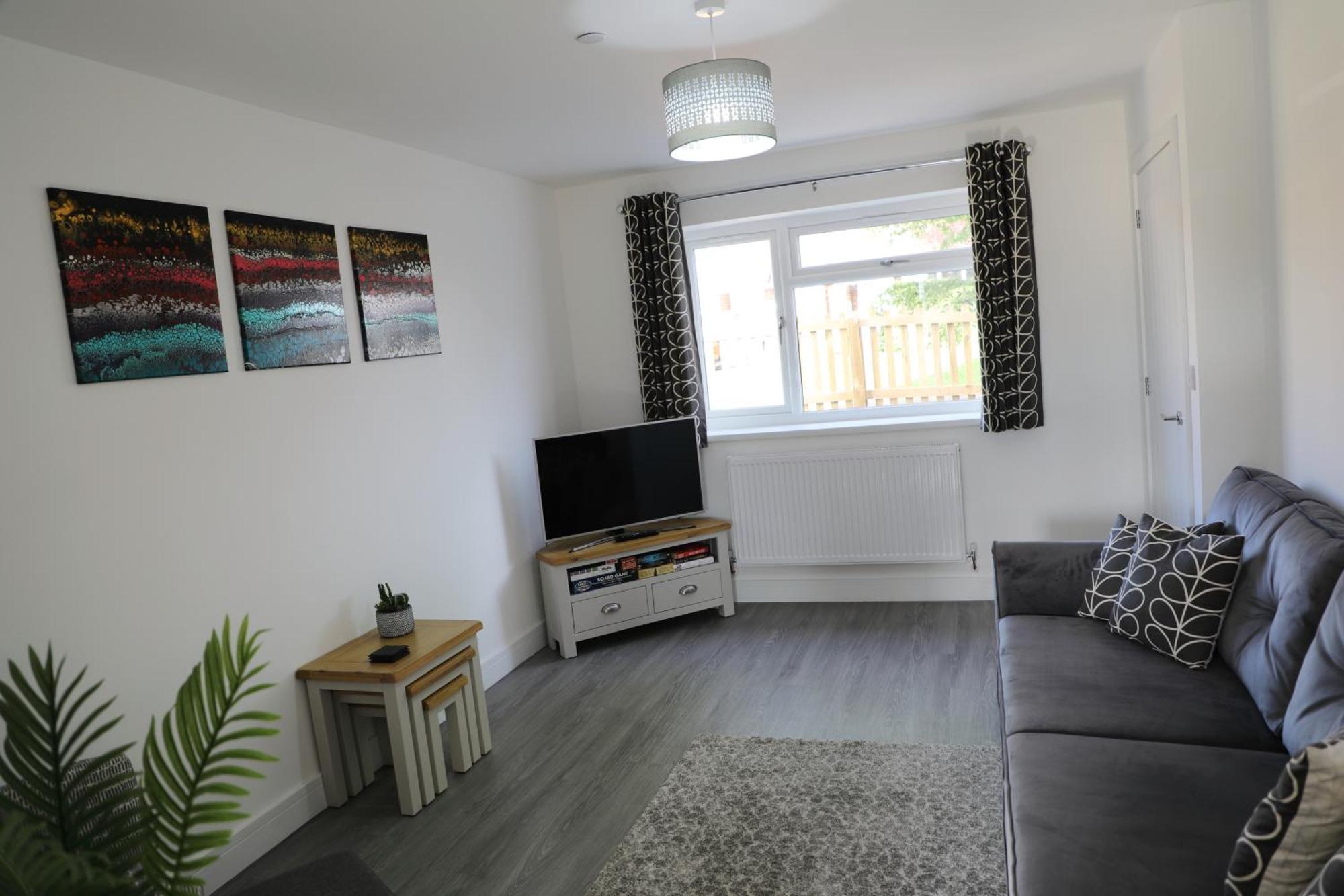 Modern, Two Double Bedroom House With Free Parking Чепстоу Екстер'єр фото